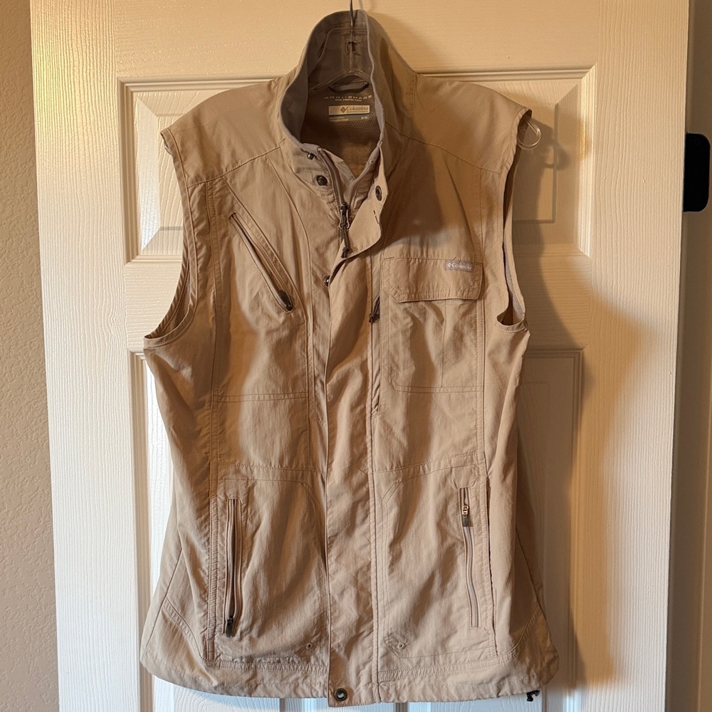 Columbia Beige Outdoor Vest